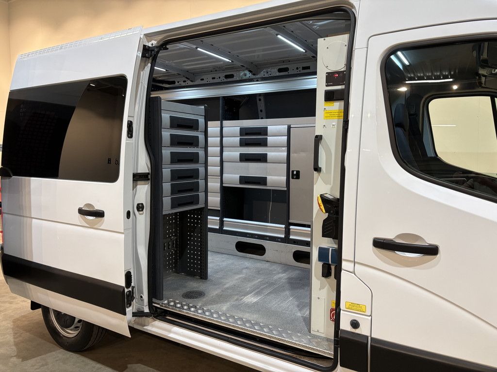Renault Master 2.3 dCi L2H2 145 PK / Servicebus / Bott Inrichting / Euro 6 / 220V. / Airco / Camera / Trekhaak / Cruise Control / 40.000 KM !!