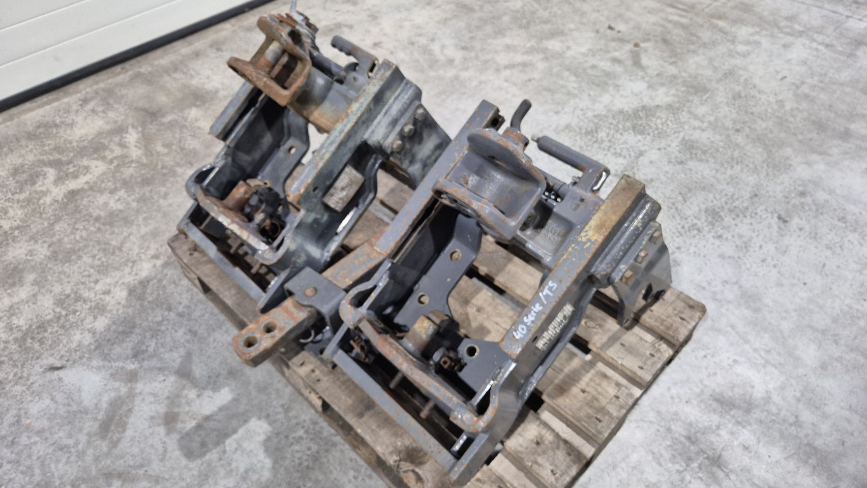 Sauermann trekhaakrail slede New Holland