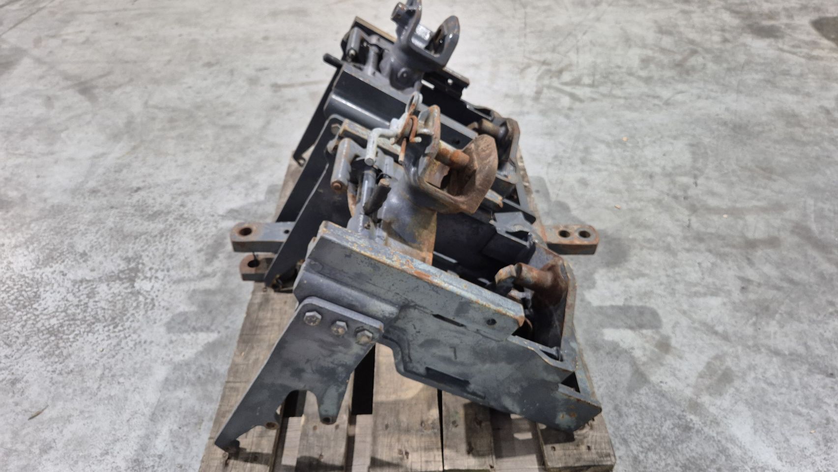 Sauermann trekhaakrail slede New Holland