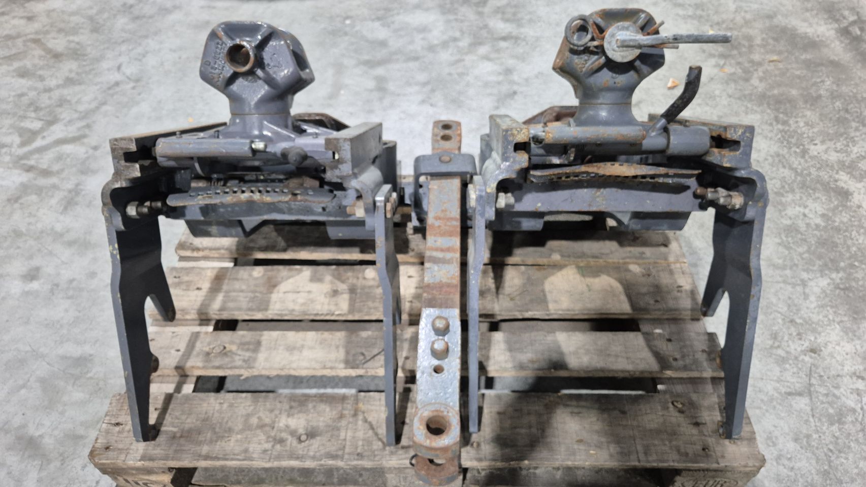 Sauermann trekhaakrail slede New Holland