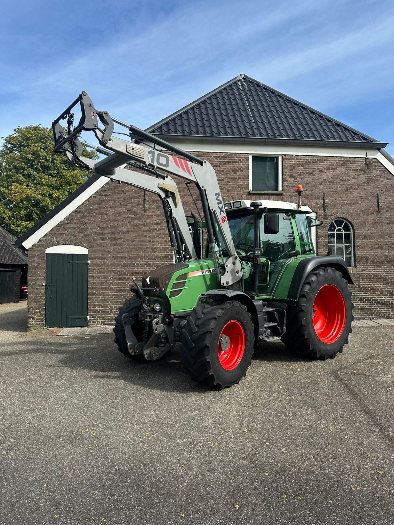 Fendt 310 Vario TMS met voorlader