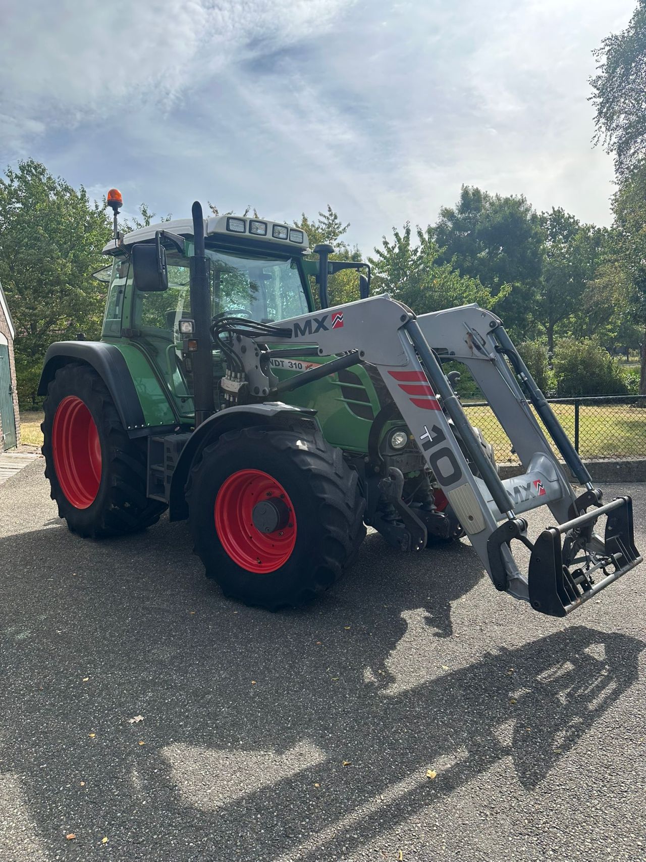 Fendt 310 Vario TMS met voorlader