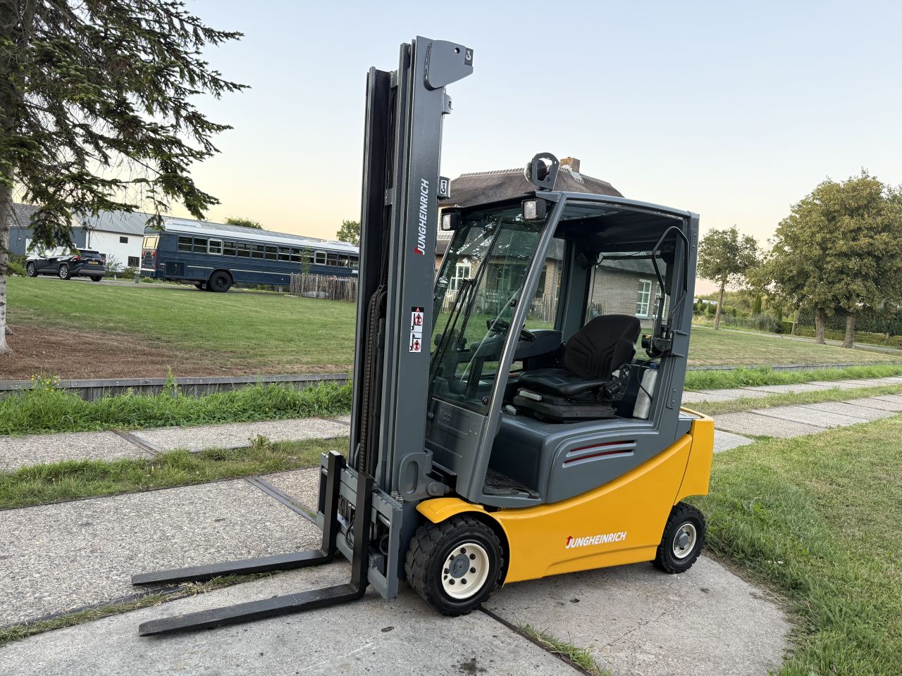 Jungheinrich 1800KG 3-delig 5.5M Freelift Sideshift 4e ventiel