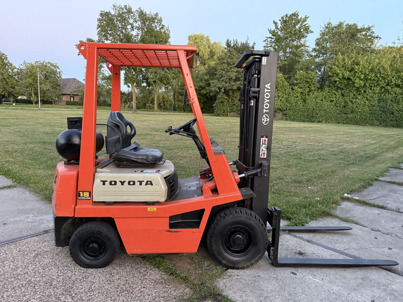 Toyota 1800KG LPG heftruck automaat 3e ventiel luchtbanden
