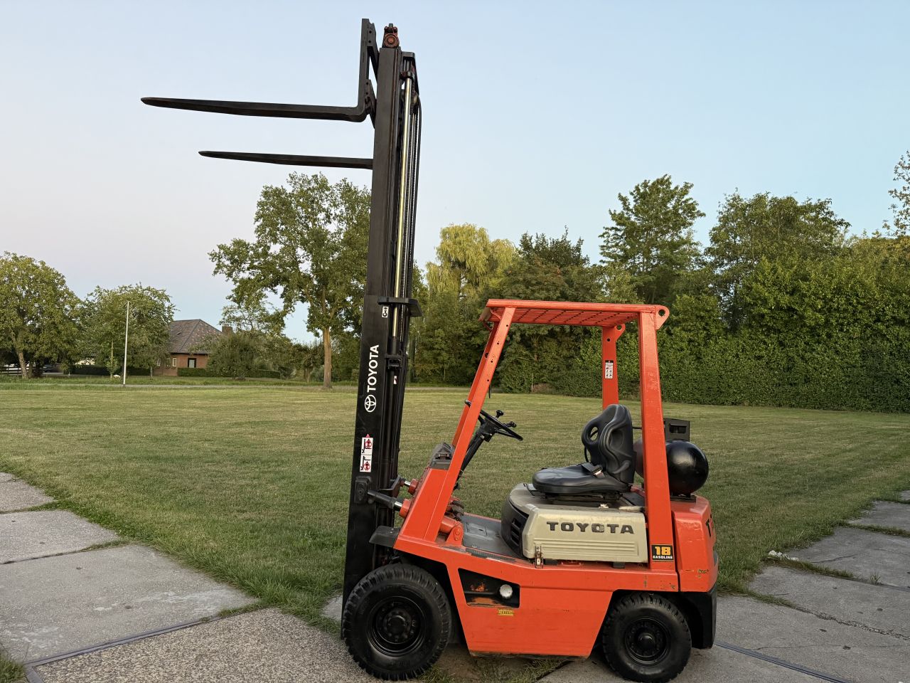 Toyota 1800KG LPG heftruck automaat 3e ventiel luchtbanden