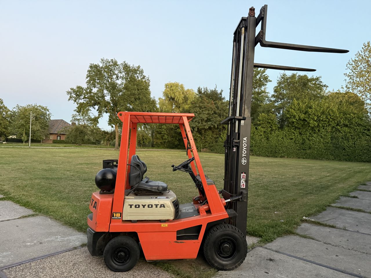 Toyota 1800KG LPG heftruck automaat 3e ventiel luchtbanden