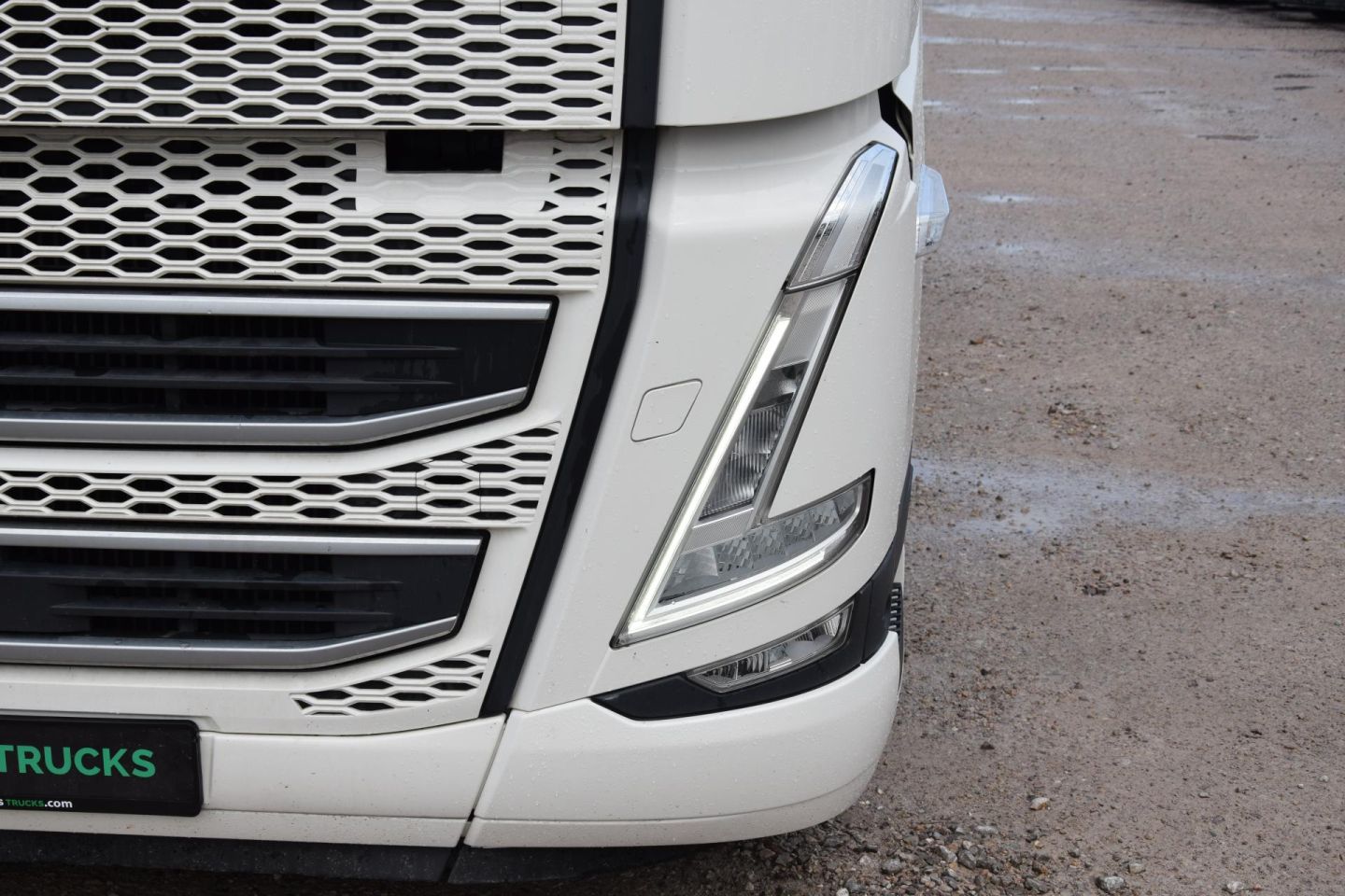 Volvo FH 460 Globetrotter XL i-Save Side Skirts