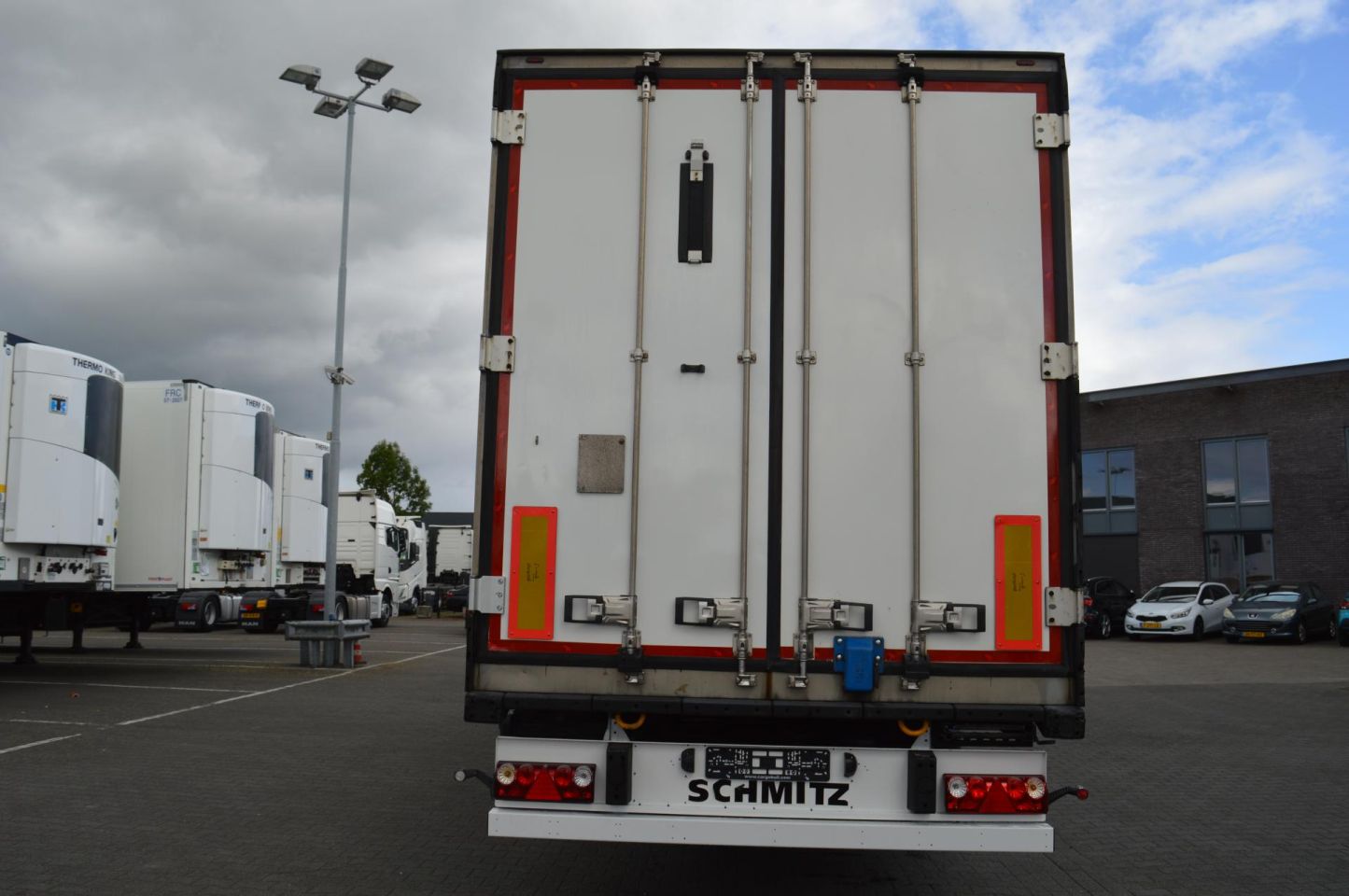 Schmitz Cargobull SKO FP 45 ThermoKing SLXi 300