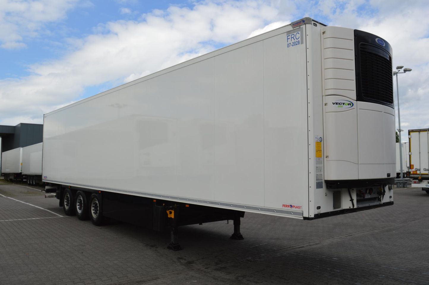 Schmitz Cargobull SKO FP 45 Carrier Vector 1550