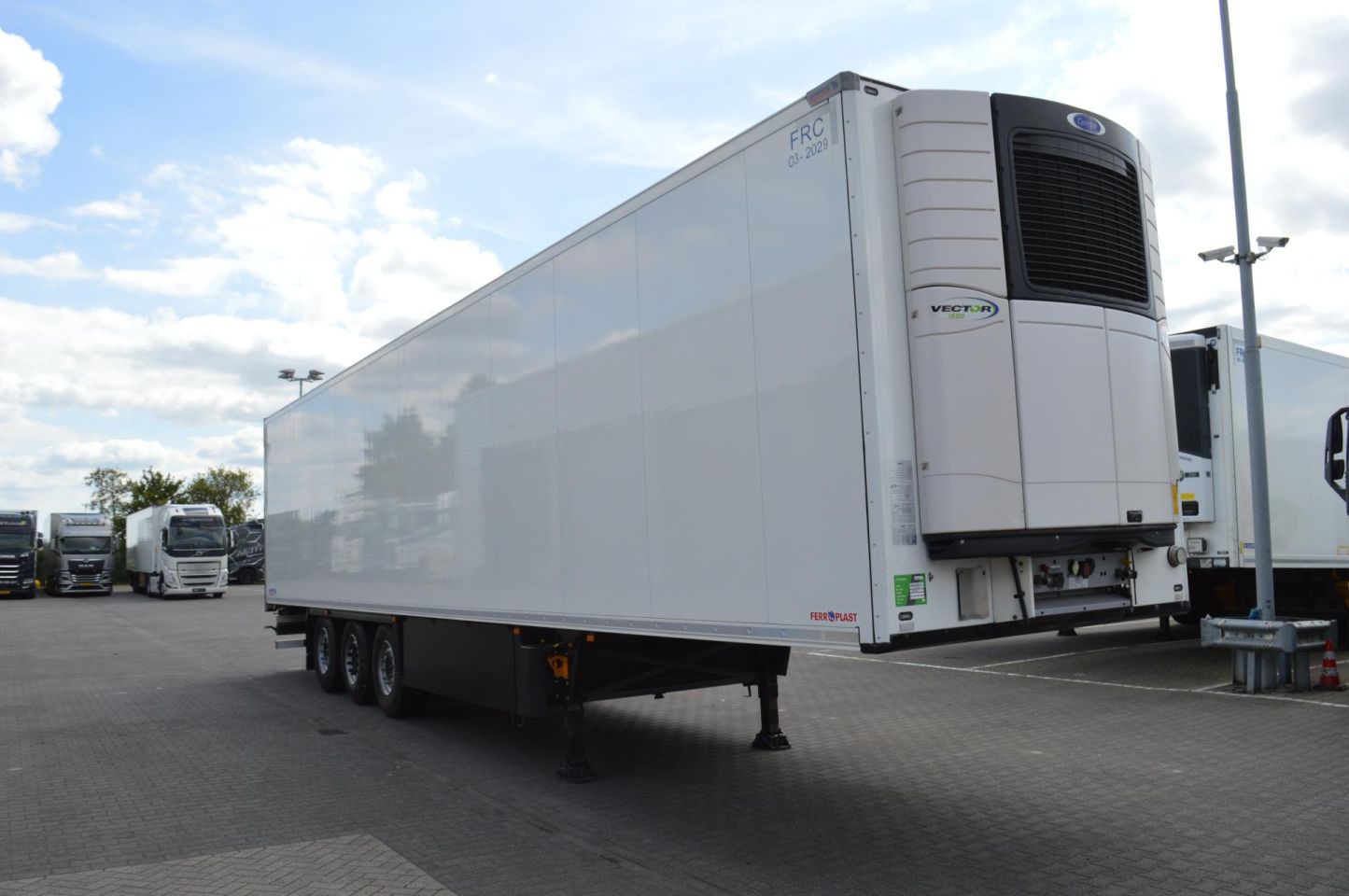 Schmitz Cargobull SKO FP 45 Carrier Vector 1550