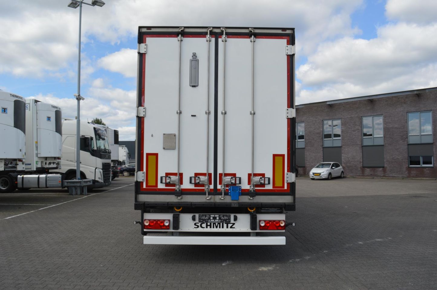 Schmitz Cargobull SKO FP 45 Carrier Vector 1550