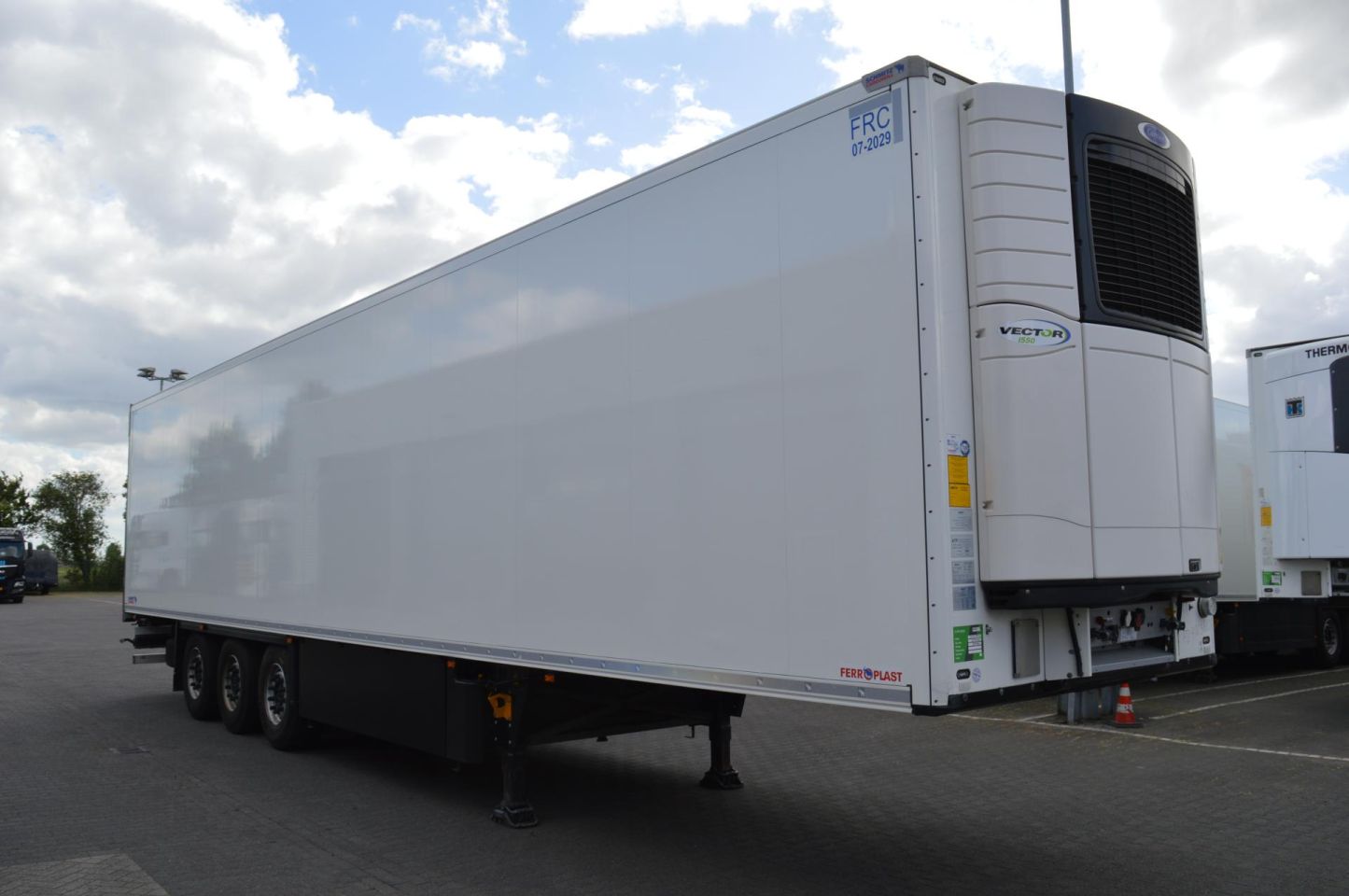 Schmitz Cargobull SKO FP 45 Carrier Vector 1550