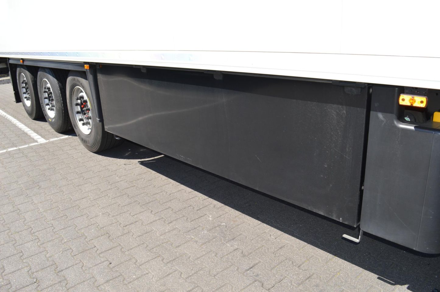 Schmitz Cargobull SKO FP 60 ThermoKing SLXi 300