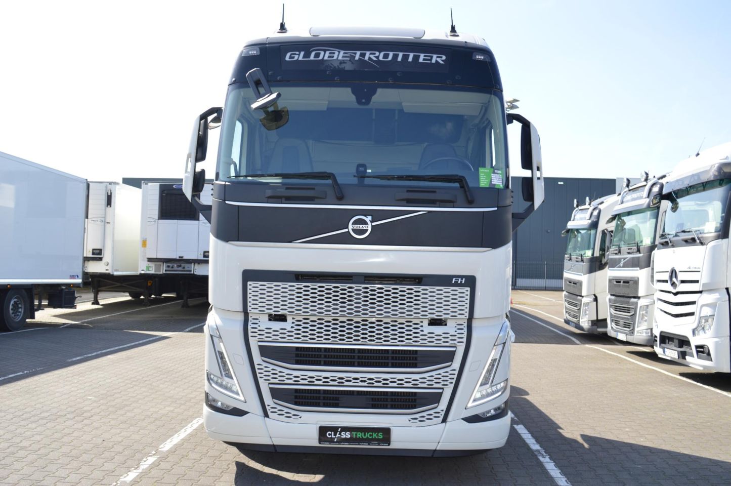 Volvo FH 460 Globetrotter XL i-Save Side Skirts