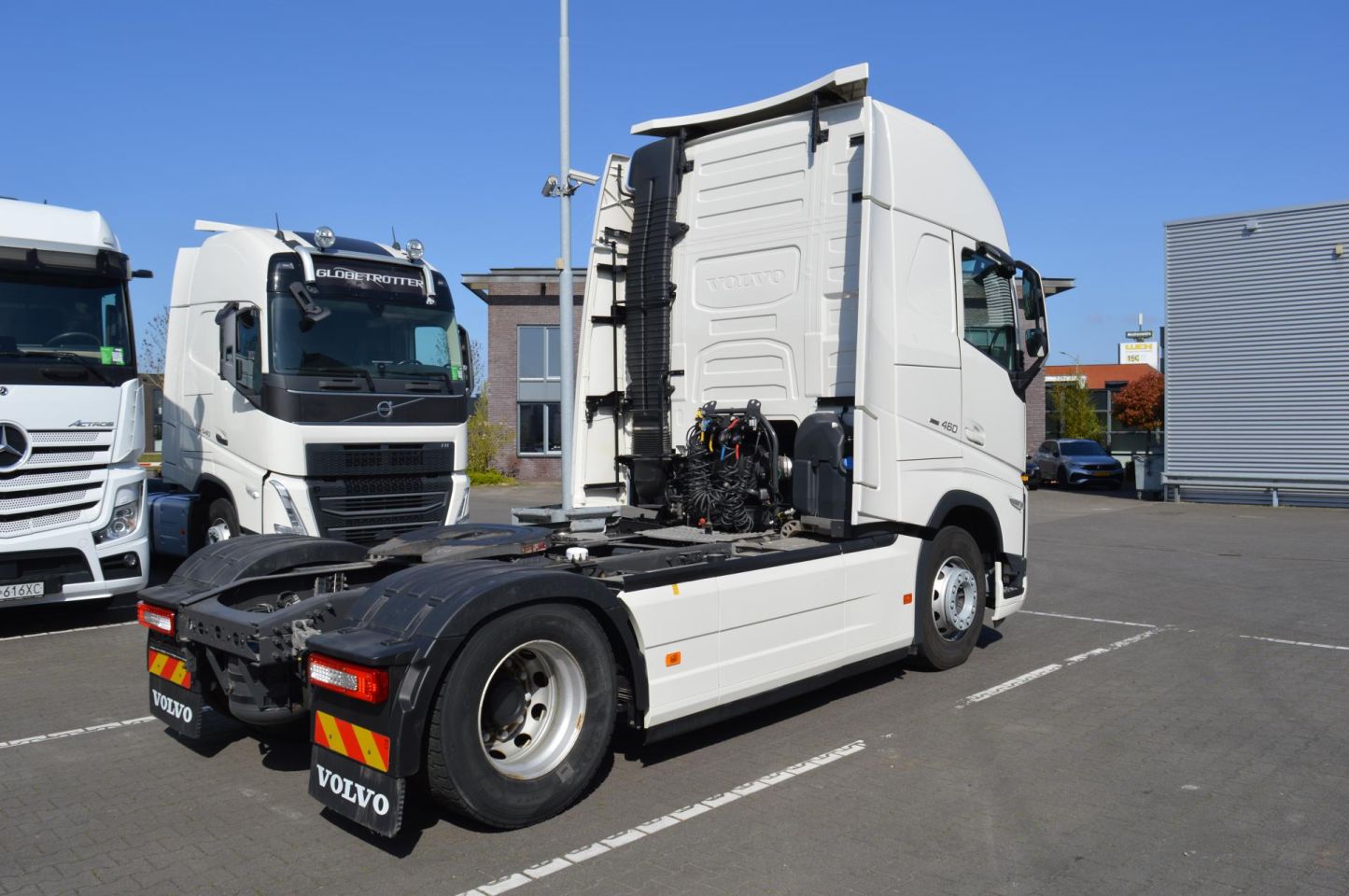 Volvo FH 460 Globetrotter XL i-Save Side Skirts