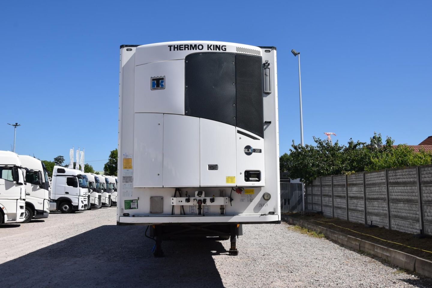 Schmitz Cargobull SKO Double Deck FP 45 ThermoKing SLXi 300 Lifting Axle