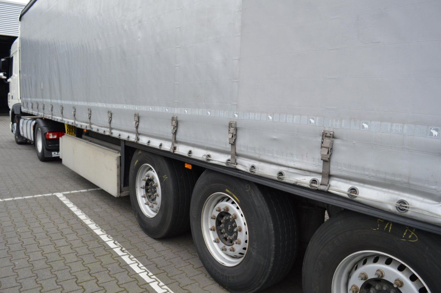 Schmitz Cargobull SCS24/L Lifting Axle