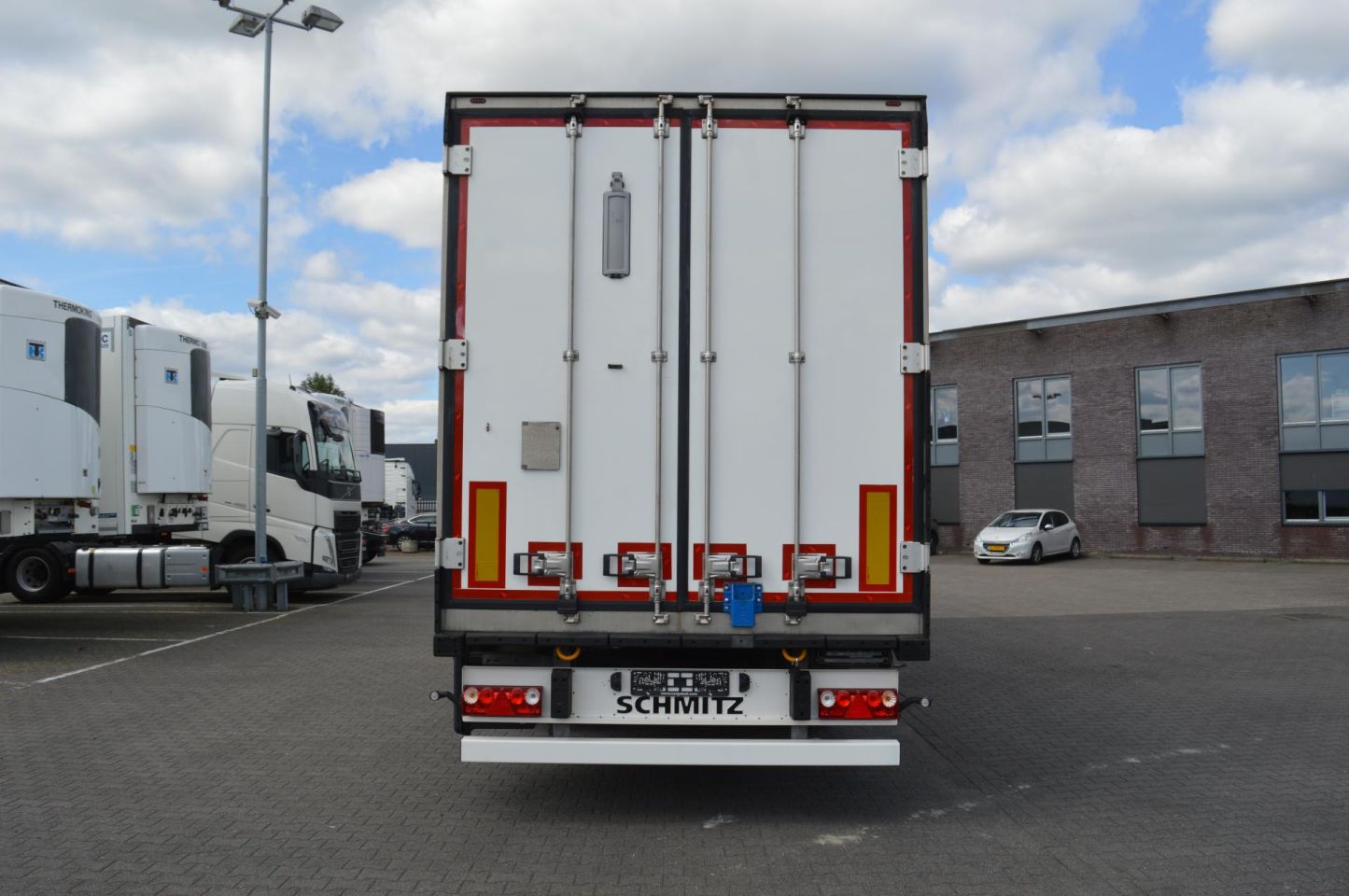 Schmitz Cargobull SKO FP 45 Carrier Vector 1550