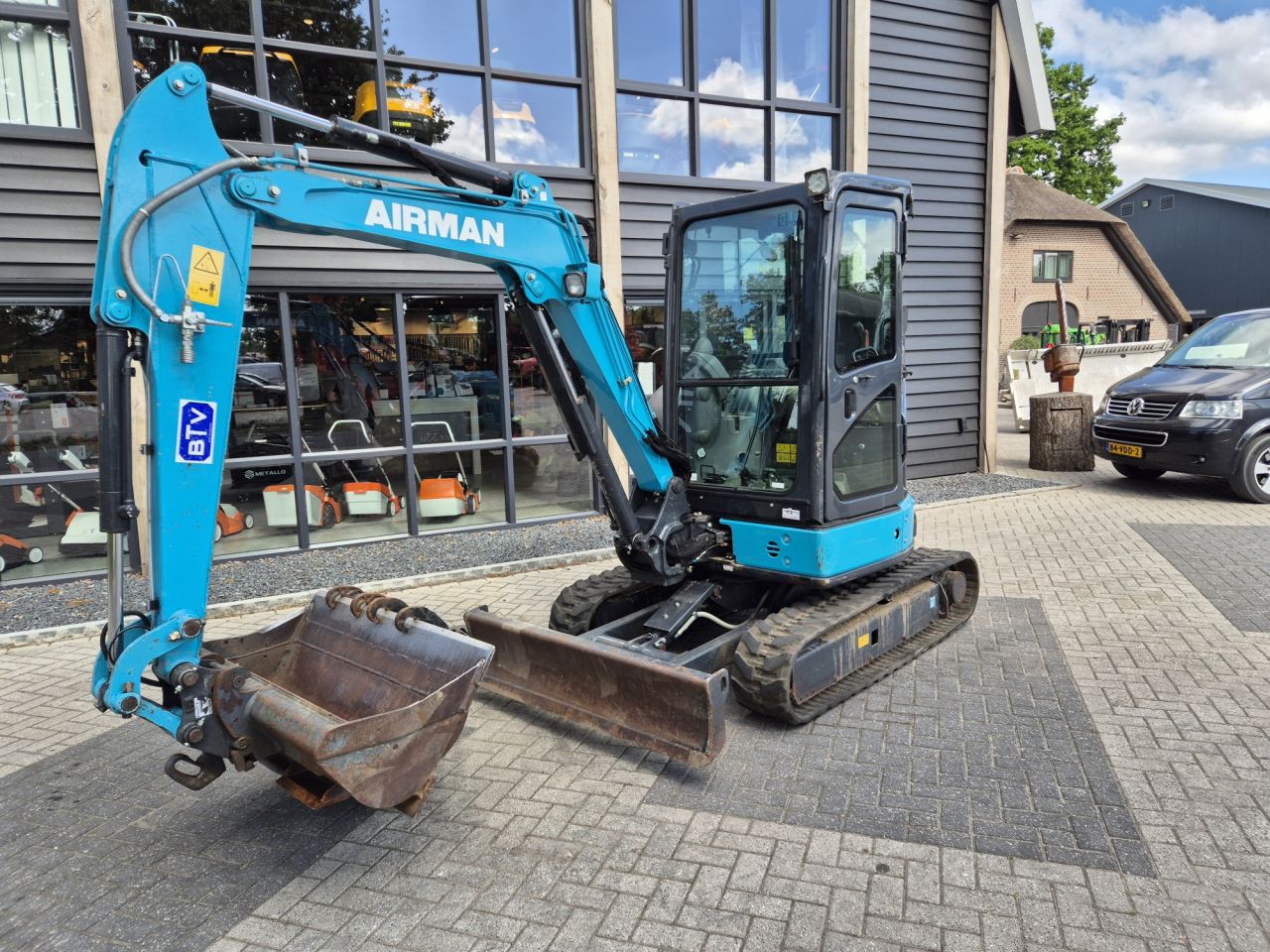 Gebruikte AIRMANN AX33U midigraver 3510 kgs