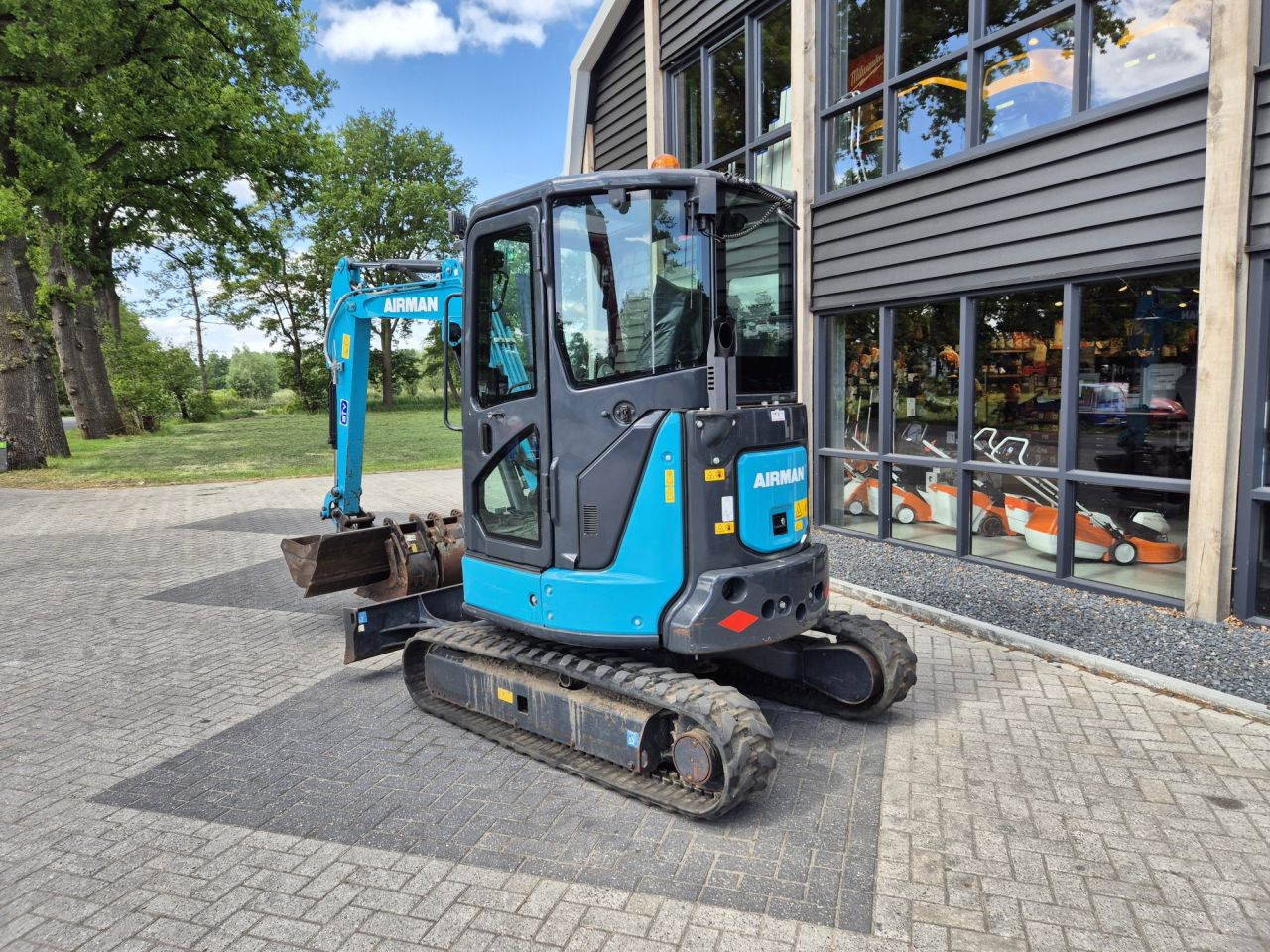 Gebruikte AIRMANN AX33U midigraver 3510 kgs
