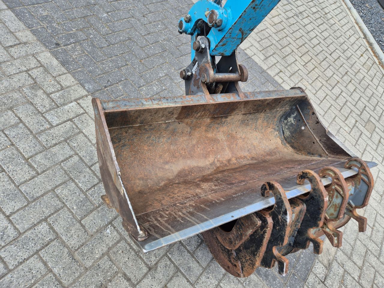 Gebruikte AIRMANN AX33U midigraver 3510 kgs