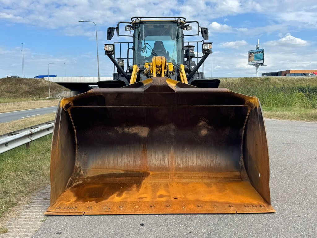 Komatsu WA470-8
