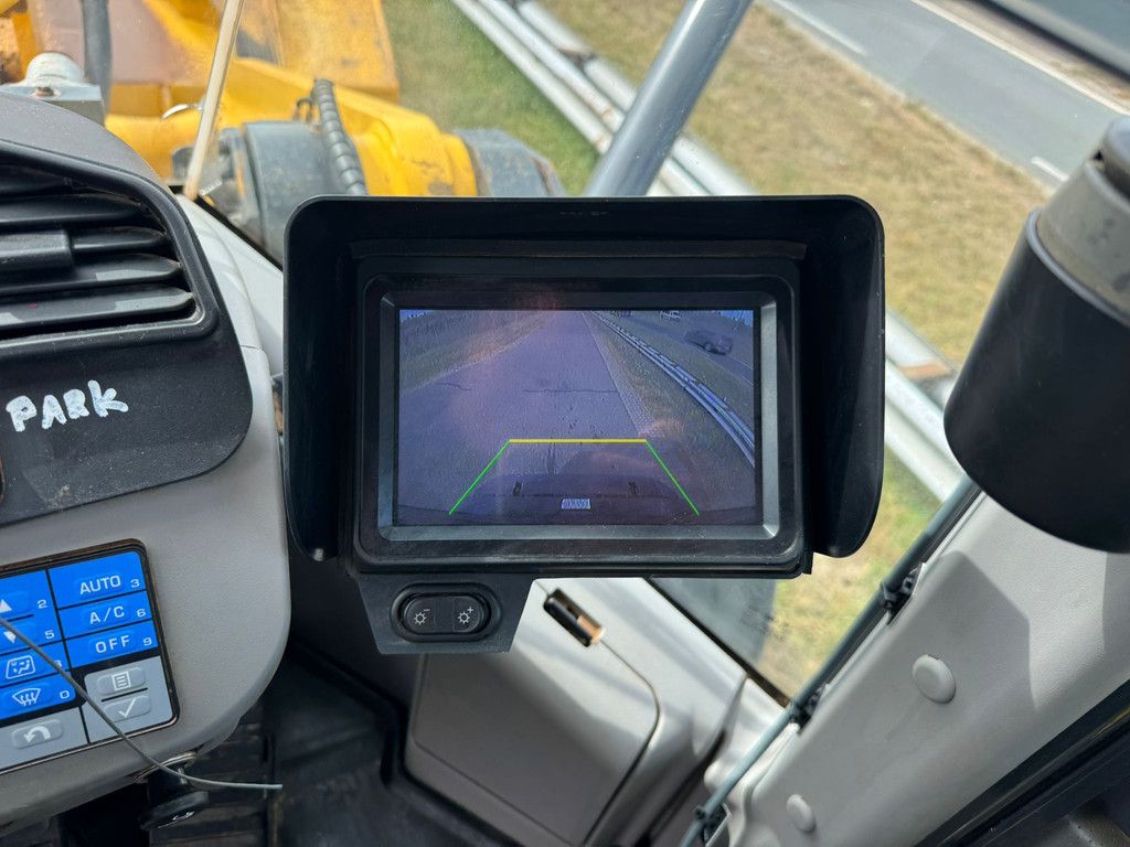 Komatsu WA470-8
