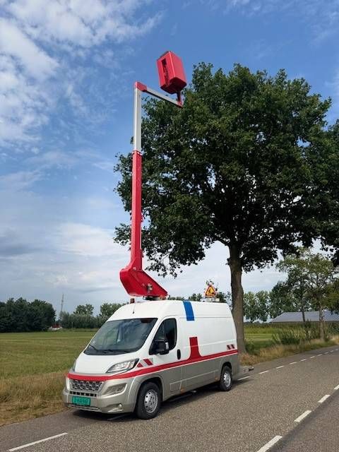 LKW mit Arbeitsbühne Peugeot Boxer 2.2HDI Diesel 12.5m 2016
