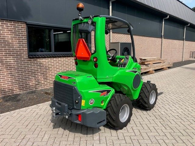 Nieuwe AVANT 635i TDL+ kniklader 1750 kgs
