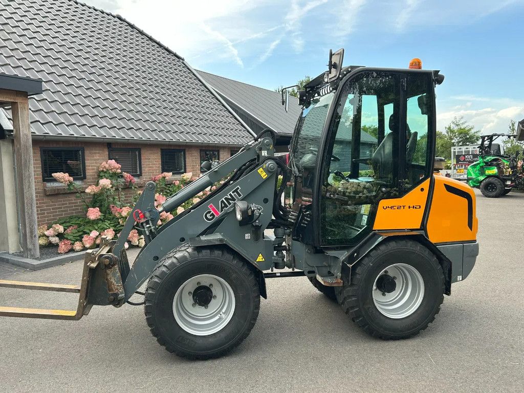 Giant V452T HD