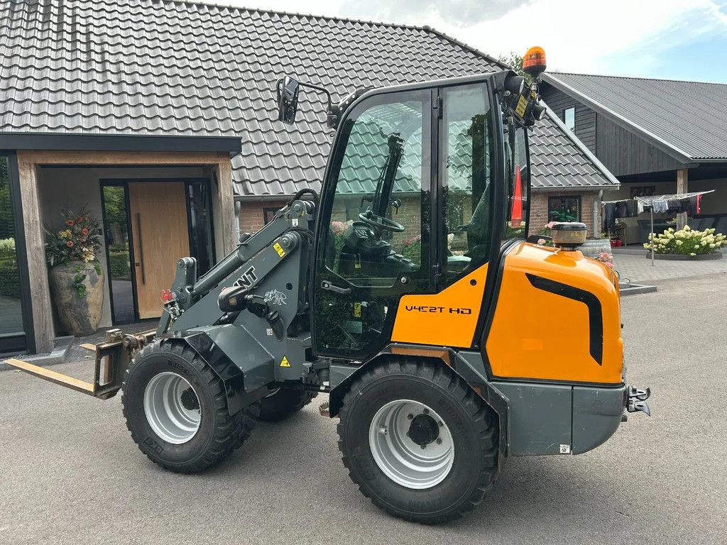 Giant V452T HD