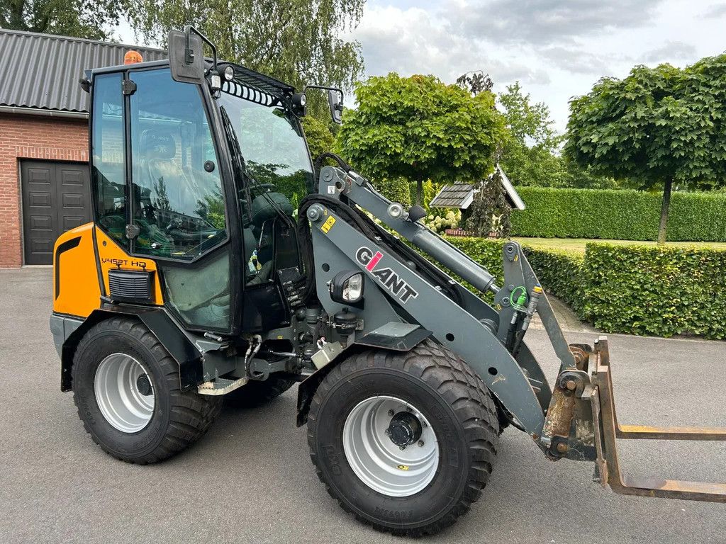 Giant V452T HD