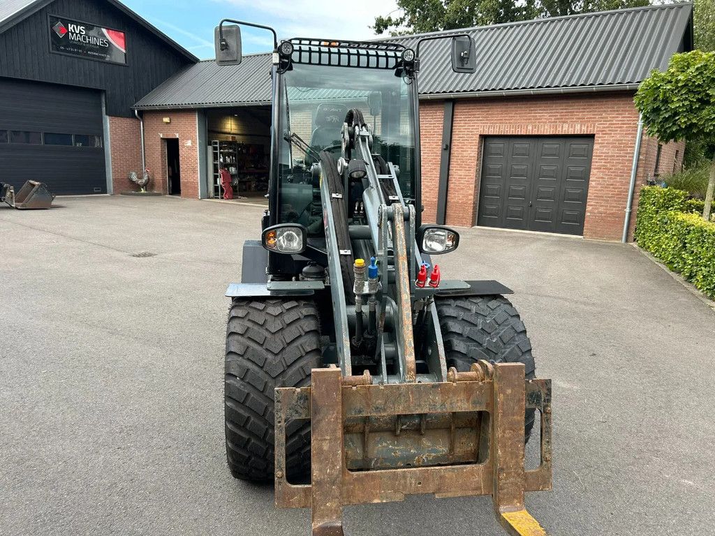 Giant V452T HD