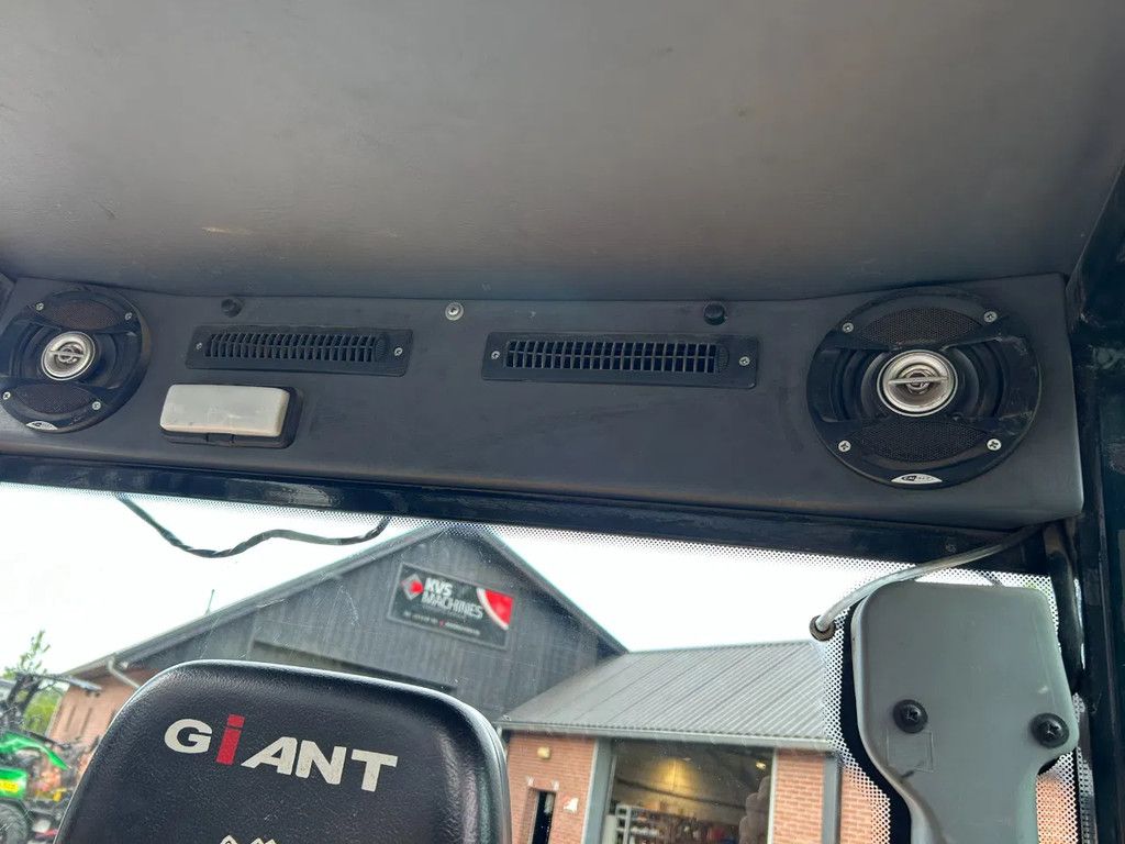 Giant V452T HD