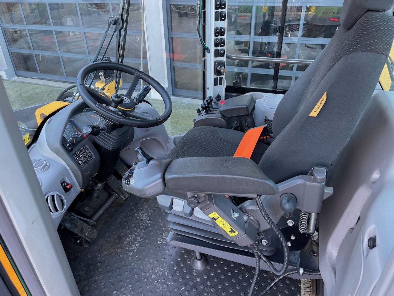 Volvo L90H
