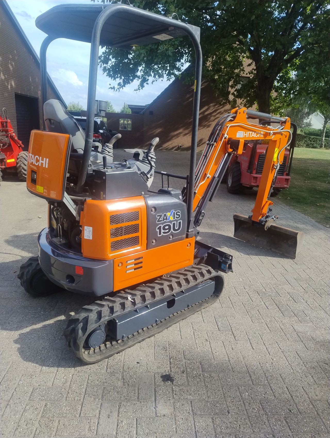 Hitachi zx19u minigraver