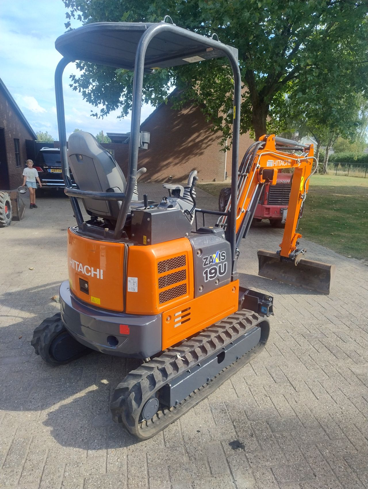 Hitachi zx19u minigraver