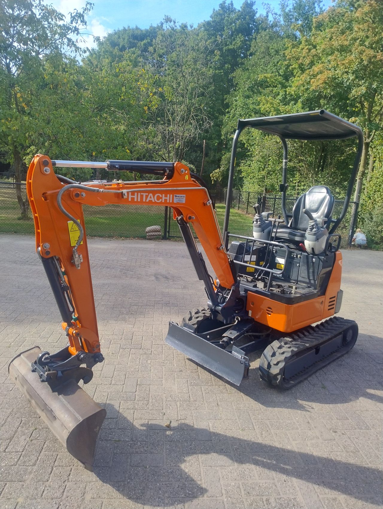 Hitachi zx19u minigraver