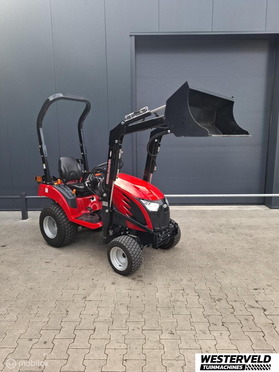 Jong gebruikte Tym Primo 20 mini tractor met voorlader hydro