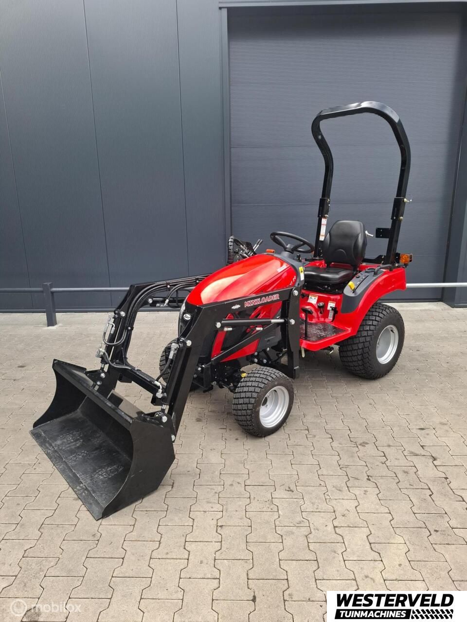 Jong gebruikte Tym Primo 20 mini tractor met voorlader hydro