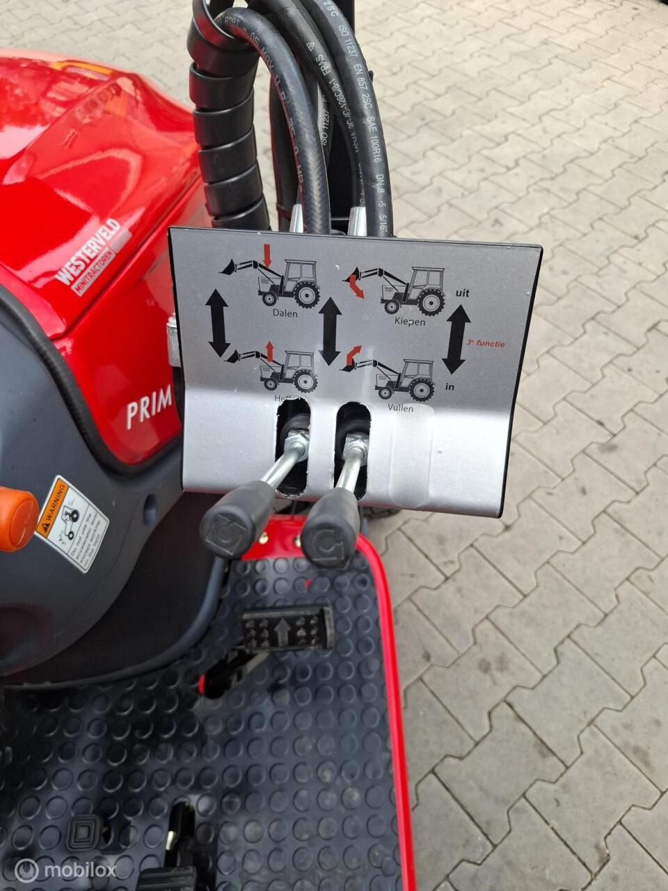 Jong gebruikte Tym Primo 20 mini tractor met voorlader hydro