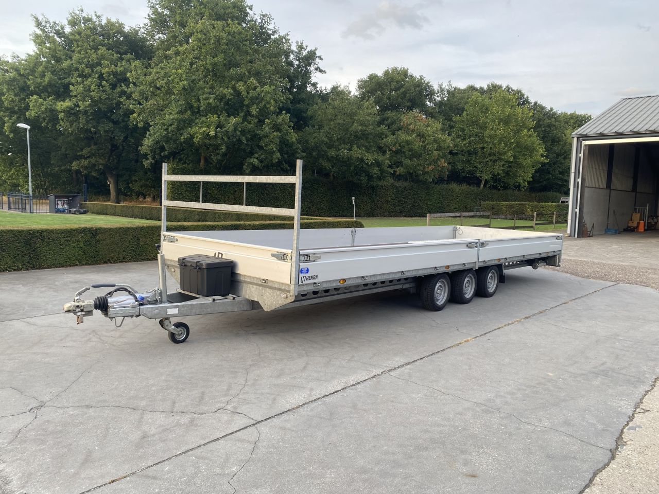 Nette Henra aanhangwagen