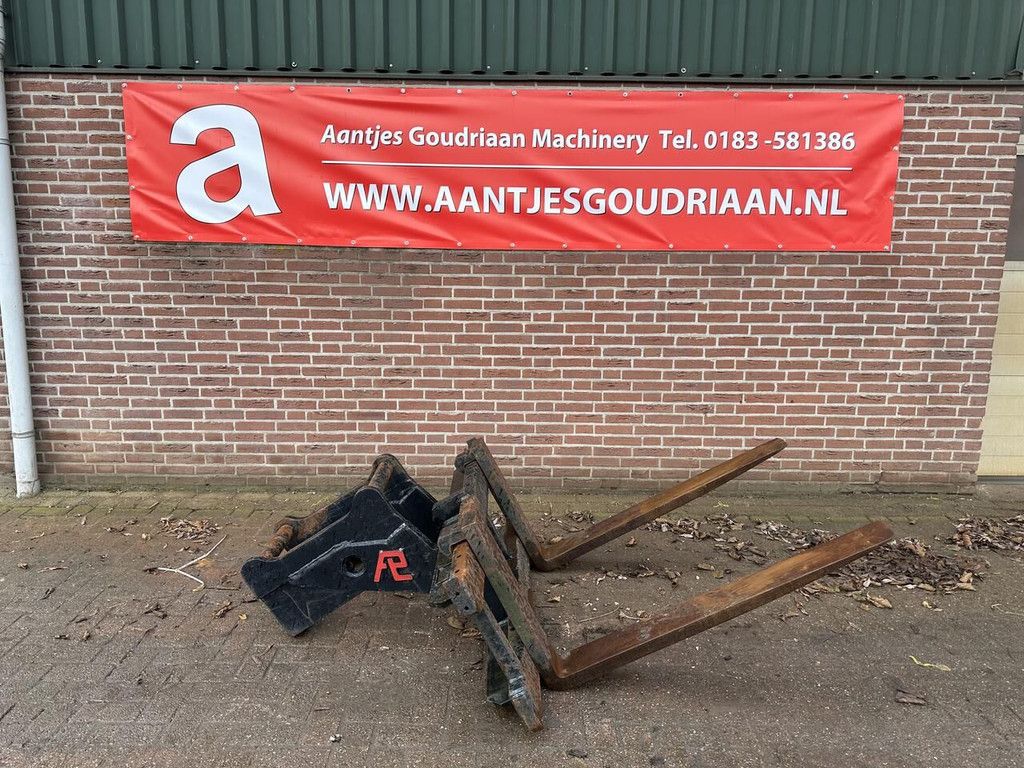 S60 pallet fork