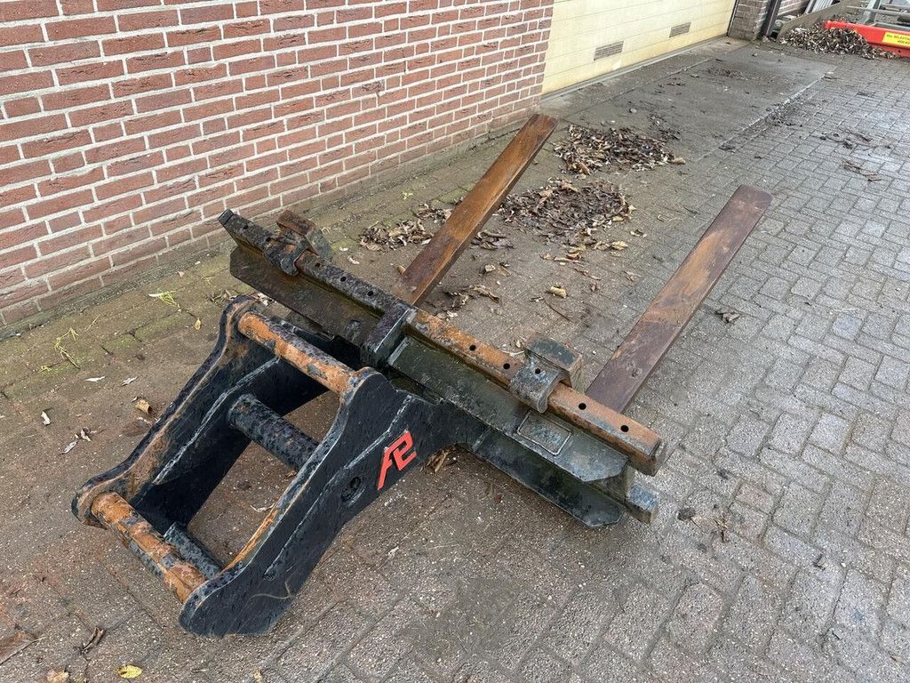 S60 pallet fork