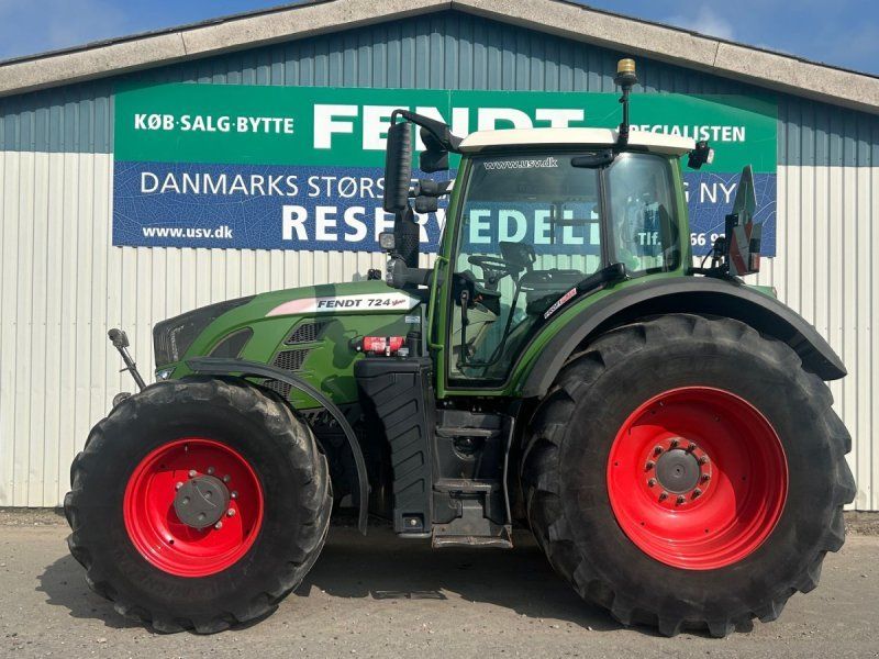 Fendt 724 Vario S4 Profi Plus