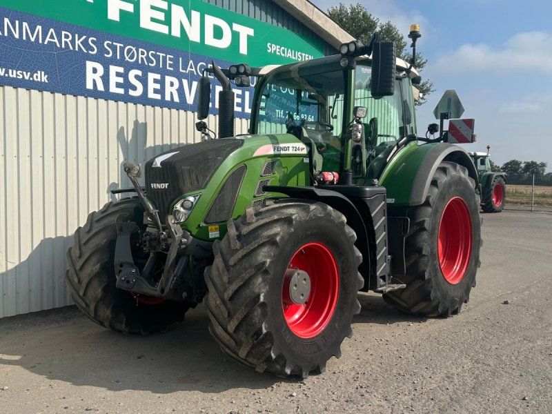 Fendt 724 Vario S4 Profi Plus