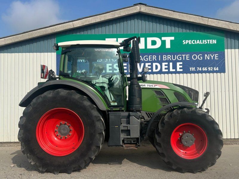Fendt 724 Vario S4 Profi Plus