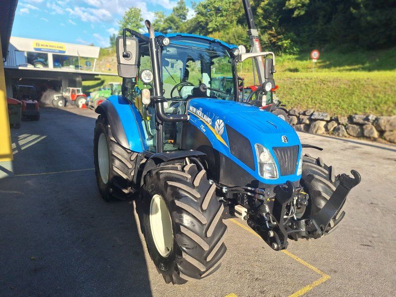 New Holland T 5.85