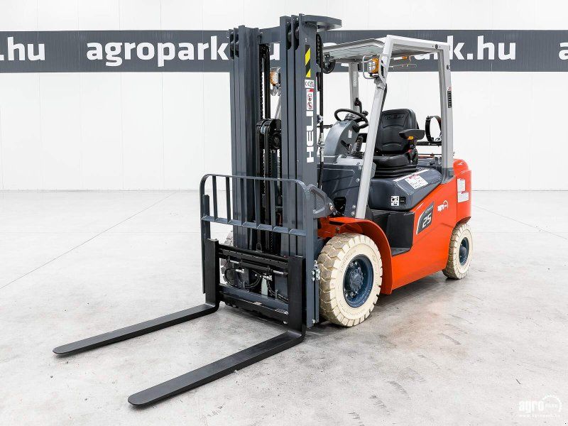 Heli CPYD25-KU1HG3 G3, 2,5 ton LPG  with 4,7 meter lift