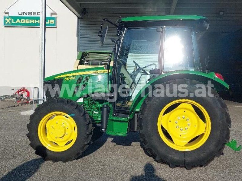 John Deere 5075E